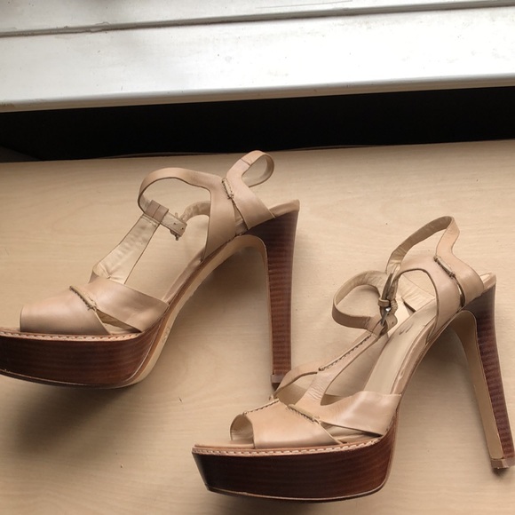 Ladies high heel shoes - Picture 3 of 7